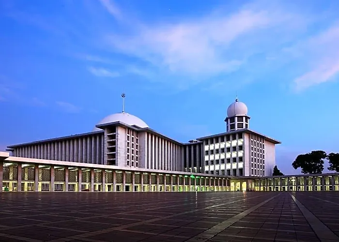 Reddoorz Near Plaza Atrium Senen Hotel Jakarta